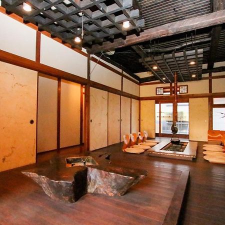 Guesthouse Omoya--全個室--囲炉裏のぬくもりと共にグループの絆を深める古民家宿でゆっくりとした時間を-6名部屋-6名部屋-8名部屋--最大20名-ペット同伴可は一室のみ- Matsuyama  Luaran gambar