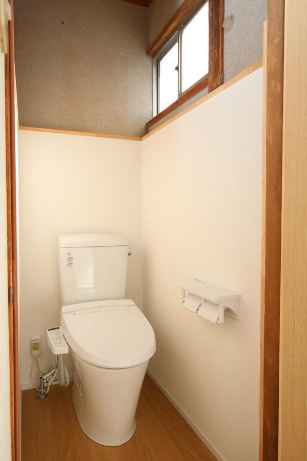 Guesthouse Omoya--全個室--囲炉裏のぬくもりと共にグループの絆を深める古民家宿でゆっくりとした時間を-6名部屋-6名部屋-8名部屋--最大20名-ペット同伴可は一室のみ- Matsuyama  Luaran gambar