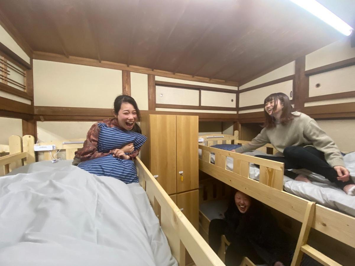 Guesthouse Omoya--全個室--囲炉裏のぬくもりと共にグループの絆を深める古民家宿でゆっくりとした時間を-6名部屋-6名部屋-8名部屋--最大20名-ペット同伴可は一室のみ- Matsuyama  Luaran gambar